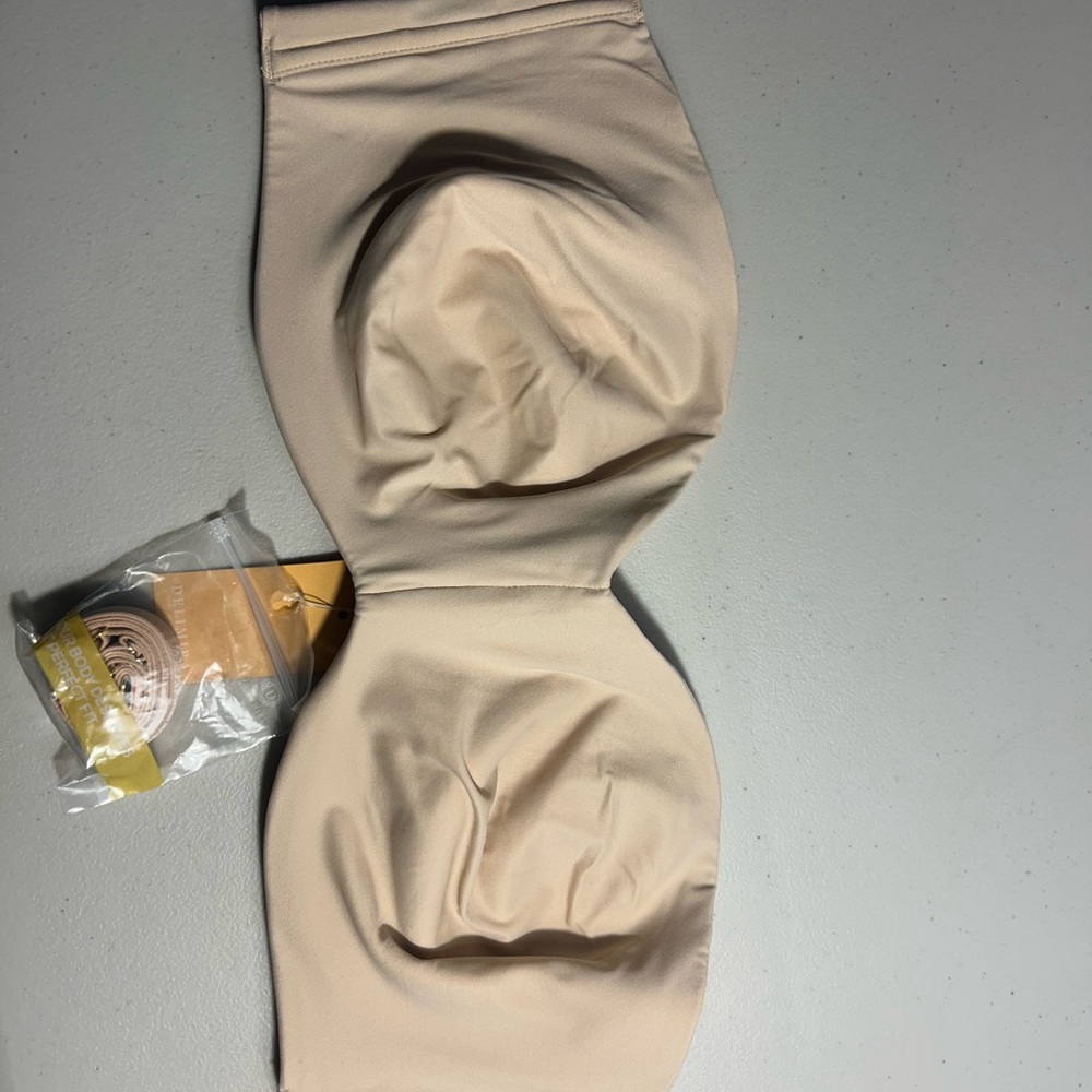 Seamless Nude Strapless Bra